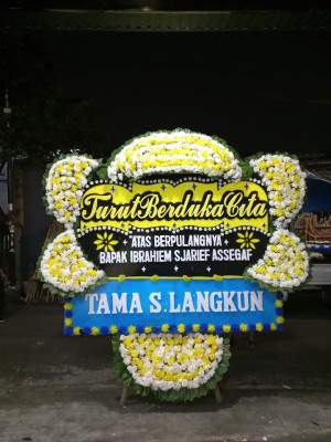 Papan Bunga Duka di Cigemlong